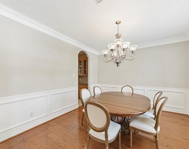 22311 Claysprings Lane - Photo Thumbnail 3