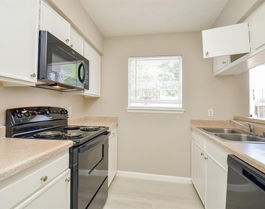 1950 Spenwick Drive - Photo Thumbnail 3