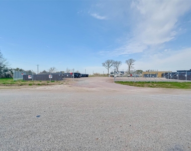 9655 Kerr Road - Photo Thumbnail 11