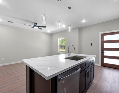 5201 Kenilwood Dr - Photo Thumbnail 11