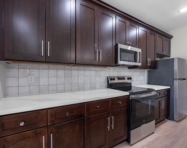 5201 Kenilwood Dr - Photo Thumbnail 10
