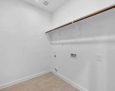 5201 Kenilwood Dr - Photo Thumbnail 20