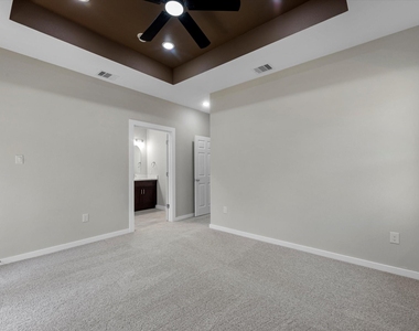 5201 Kenilwood Dr - Photo Thumbnail 13