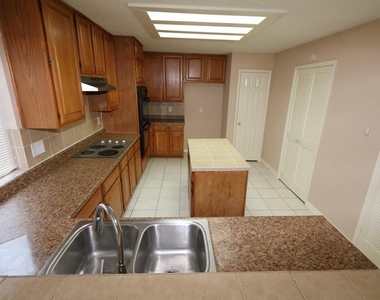12510 Sableleaf Drive - Photo Thumbnail 7