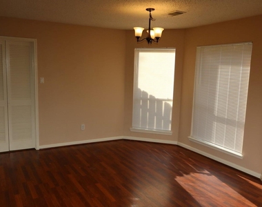 12510 Sableleaf Drive - Photo Thumbnail 3