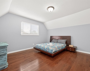 3815 Fernglade Drive - Photo Thumbnail 33