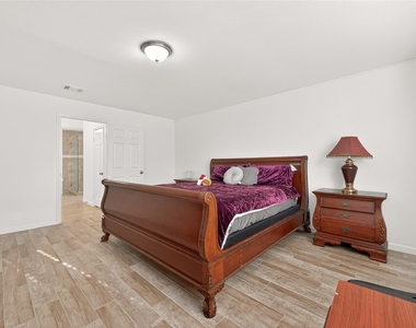 3815 Fernglade Drive - Photo Thumbnail 26
