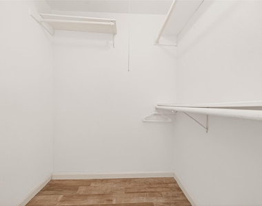 3815 Fernglade Drive - Photo Thumbnail 31