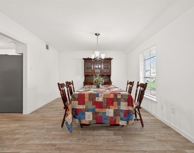 3815 Fernglade Drive - Photo Thumbnail 13
