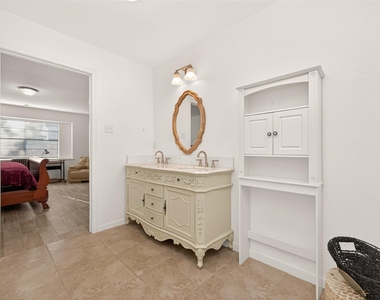 3815 Fernglade Drive - Photo Thumbnail 28