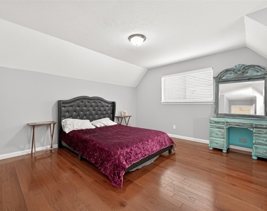 3815 Fernglade Drive - Photo Thumbnail 38
