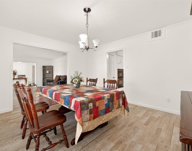3815 Fernglade Drive - Photo Thumbnail 15