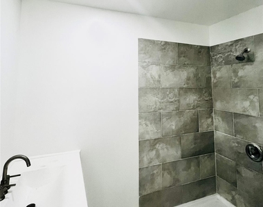 1713 Winter Street - Photo Thumbnail 7