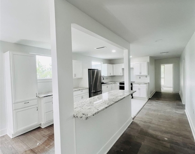 1713 Winter Street - Photo Thumbnail 3