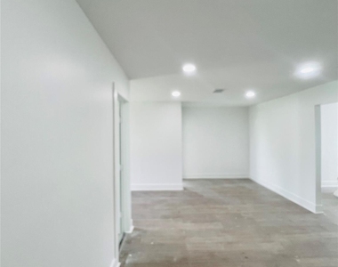 1713 Winter Street - Photo Thumbnail 5