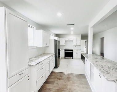 1713 Winter Street - Photo Thumbnail 4