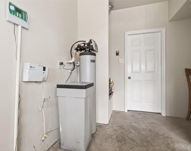 24526 Avellino Court - Photo Thumbnail 43