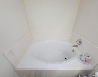 18235 Valebluff Lane - Photo Thumbnail 22