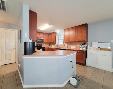 18235 Valebluff Lane - Photo Thumbnail 8
