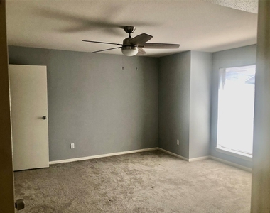3150 Walnut Bend Lane - Photo Thumbnail 4