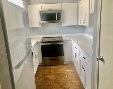 3150 Walnut Bend Lane - Photo Thumbnail 2