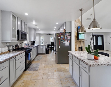 5951 Yarwell Drive - Photo Thumbnail 7