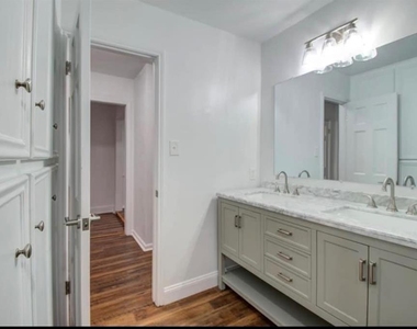 17211 Rolling Creek Drive - Photo Thumbnail 6