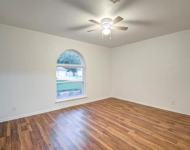 17211 Rolling Creek Drive - Photo Thumbnail 10