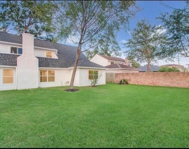 17211 Rolling Creek Drive - Photo Thumbnail 13