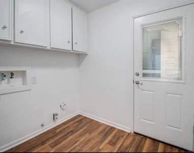 17211 Rolling Creek Drive - Photo Thumbnail 8