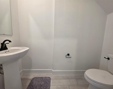 18710 Colorado River Lane - Photo Thumbnail 19