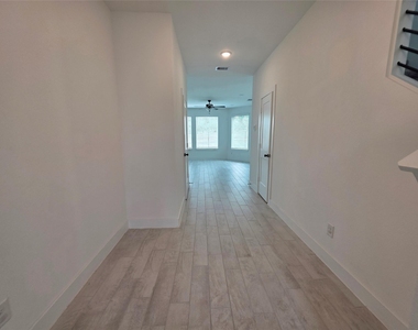 18710 Colorado River Lane - Photo Thumbnail 2