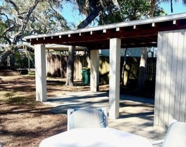 1868 Pineapple Avenue - Photo Thumbnail 12