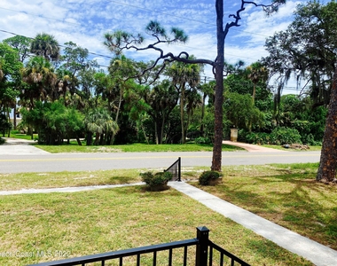 1868 Pineapple Avenue - Photo Thumbnail 9