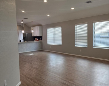 1942 Barrett Gables Drive - Photo Thumbnail 5