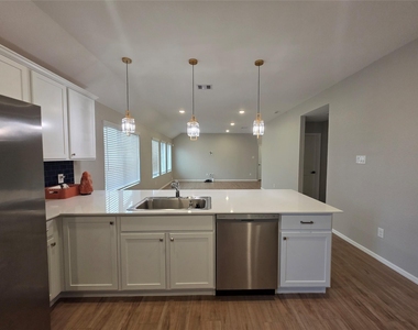 1942 Barrett Gables Drive - Photo Thumbnail 12