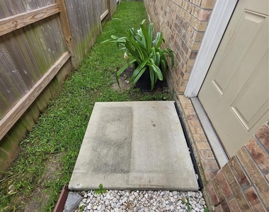 1942 Barrett Gables Drive - Photo Thumbnail 33