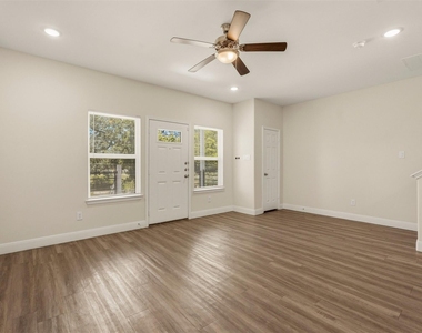 2218 Bringhurst Street - Photo Thumbnail 4