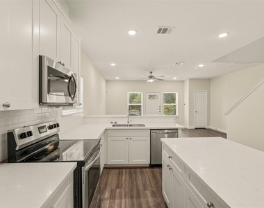 2218 Bringhurst Street - Photo Thumbnail 10