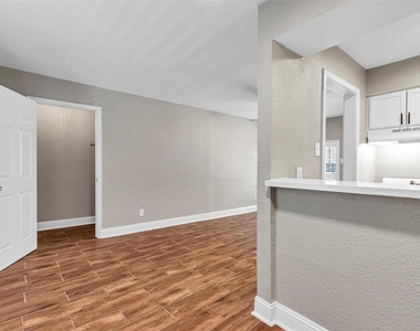 1423 Hawthorne - Photo Thumbnail 2