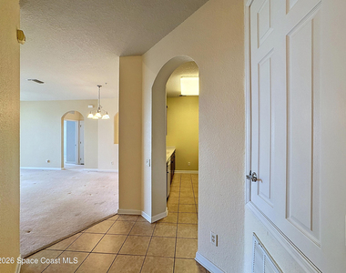 1626 Peregrine Circle - Photo Thumbnail 6