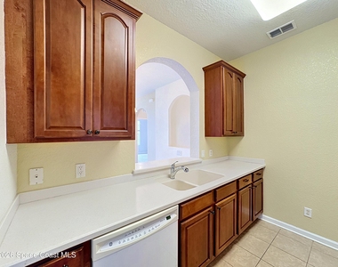 1626 Peregrine Circle - Photo Thumbnail 9