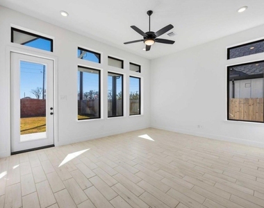 10326 Water Harbor Drive - Photo Thumbnail 8
