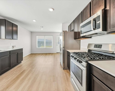 24027 Laurel Farms Drive - Photo Thumbnail 5