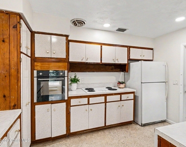 212 Dubber Road - Photo Thumbnail 11