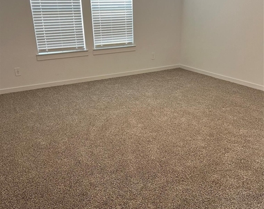 4906 Arvida Lane - Photo Thumbnail 18