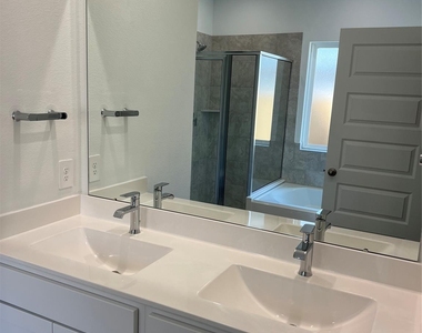 4906 Arvida Lane - Photo Thumbnail 17