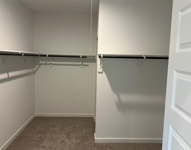 4906 Arvida Lane - Photo Thumbnail 13