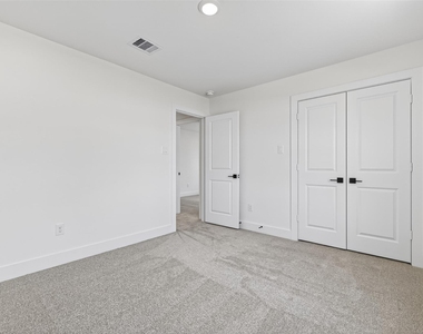 702 Sonfield Drive - Photo Thumbnail 44