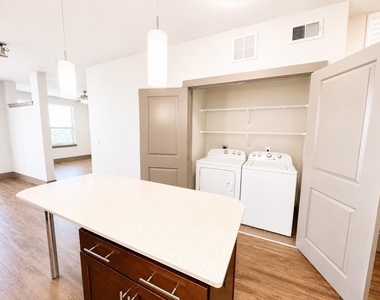 2910 Milam St Street - Photo Thumbnail 3